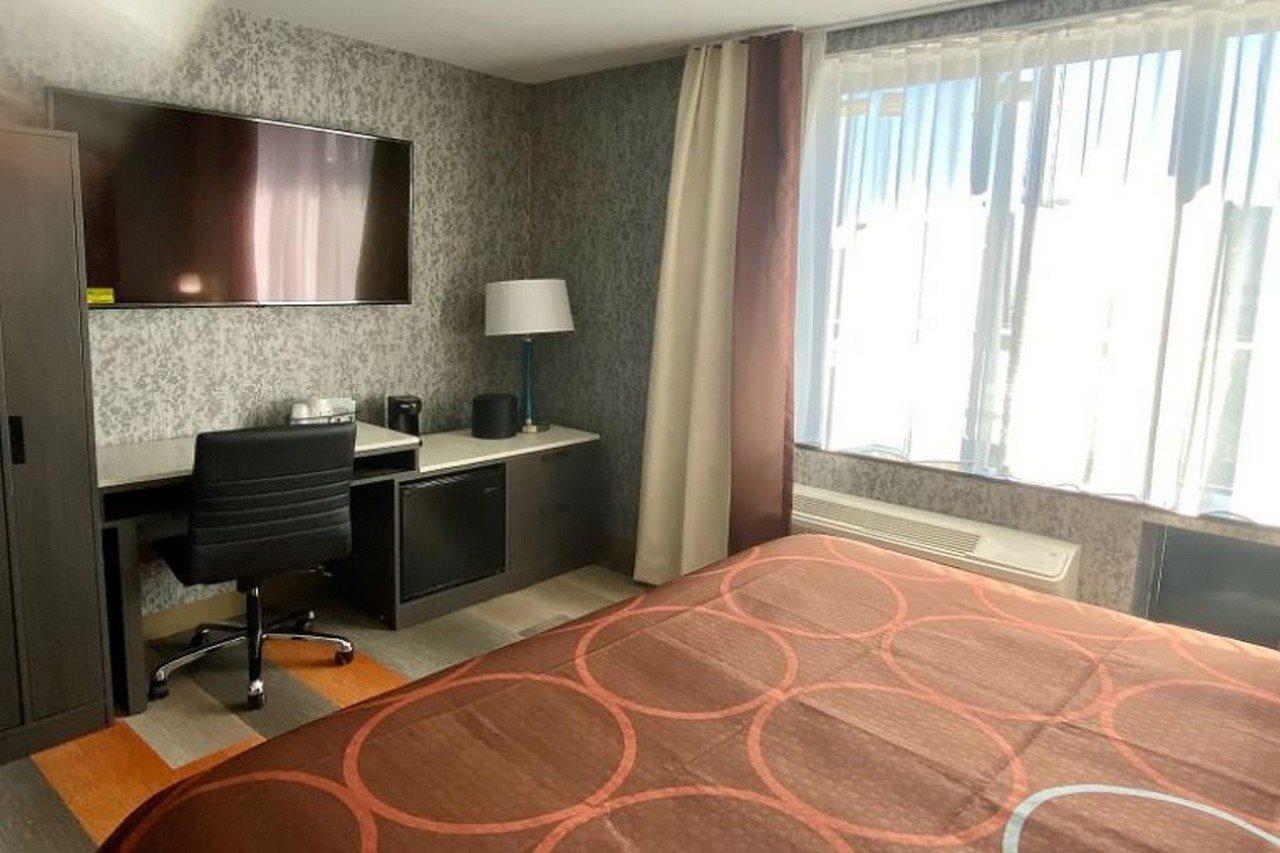 Hotel Super 8 By Wyndham Brooklyn Williamsburg New York Esterno foto