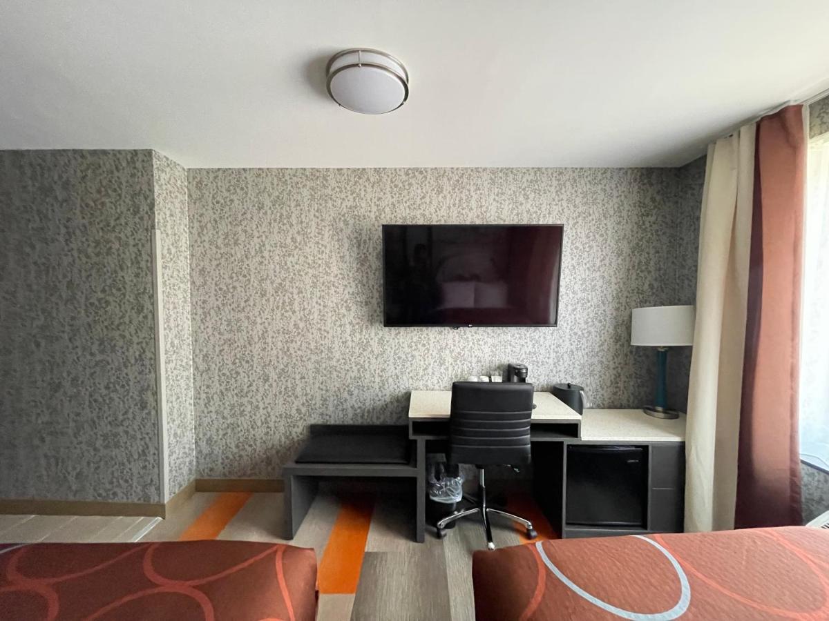 Hotel Super 8 By Wyndham Brooklyn Williamsburg New York Esterno foto