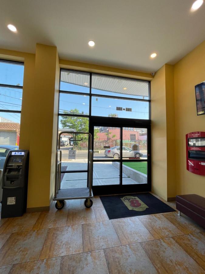 Hotel Super 8 By Wyndham Brooklyn Williamsburg New York Esterno foto