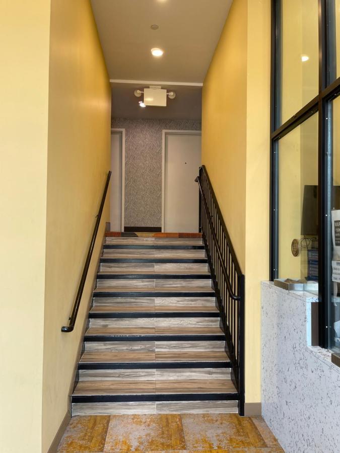 Hotel Super 8 By Wyndham Brooklyn Williamsburg New York Esterno foto